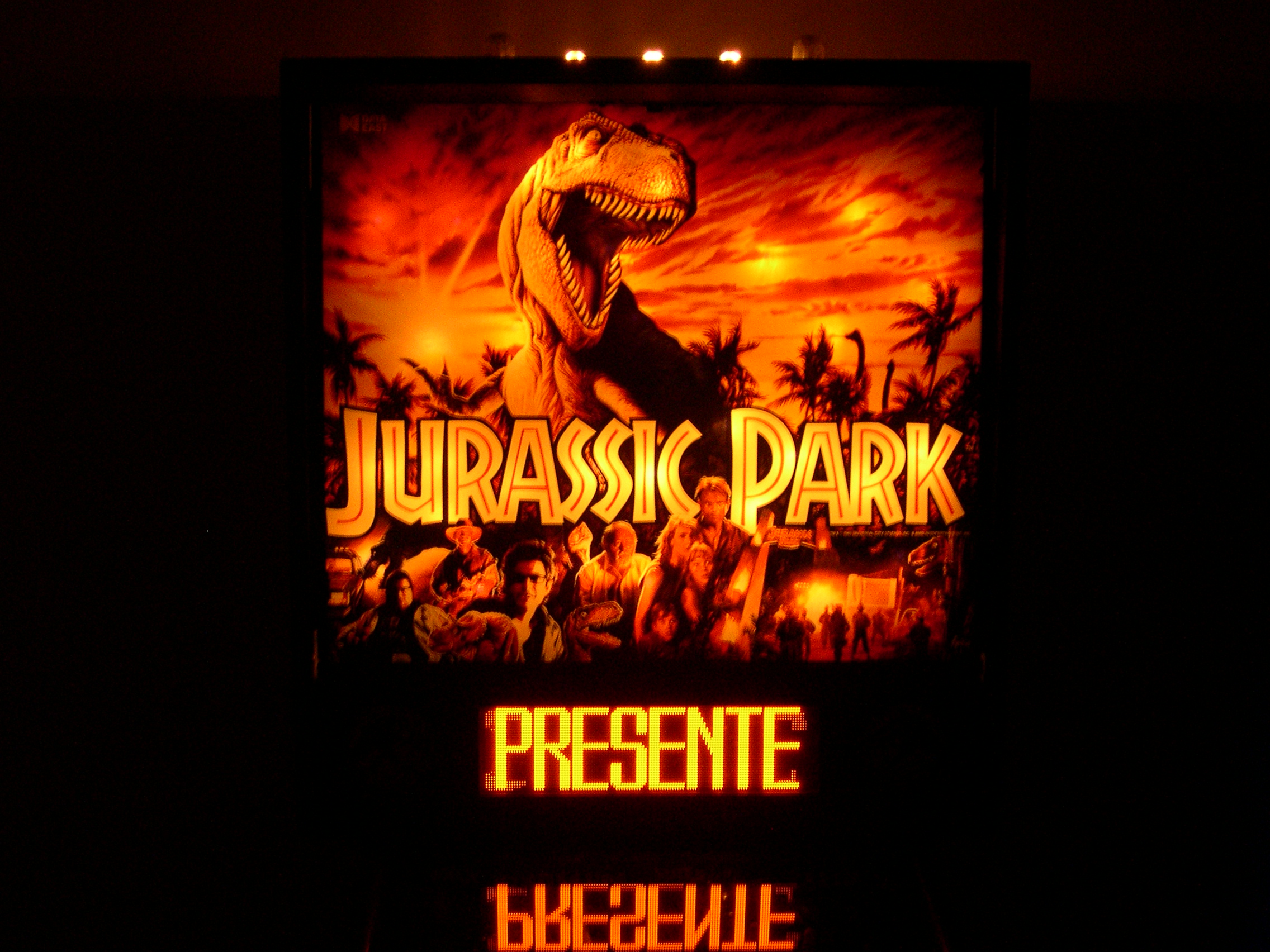 23-Jurassic-Park-Nuit